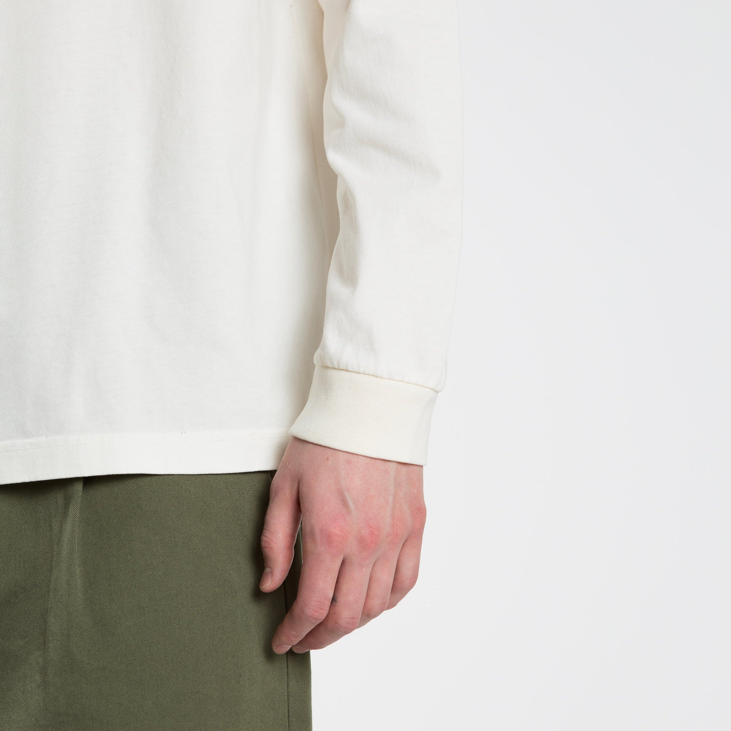 Long sleeve heavyweight blank t-shirt from ArchesGlobal.co, made in Europe.